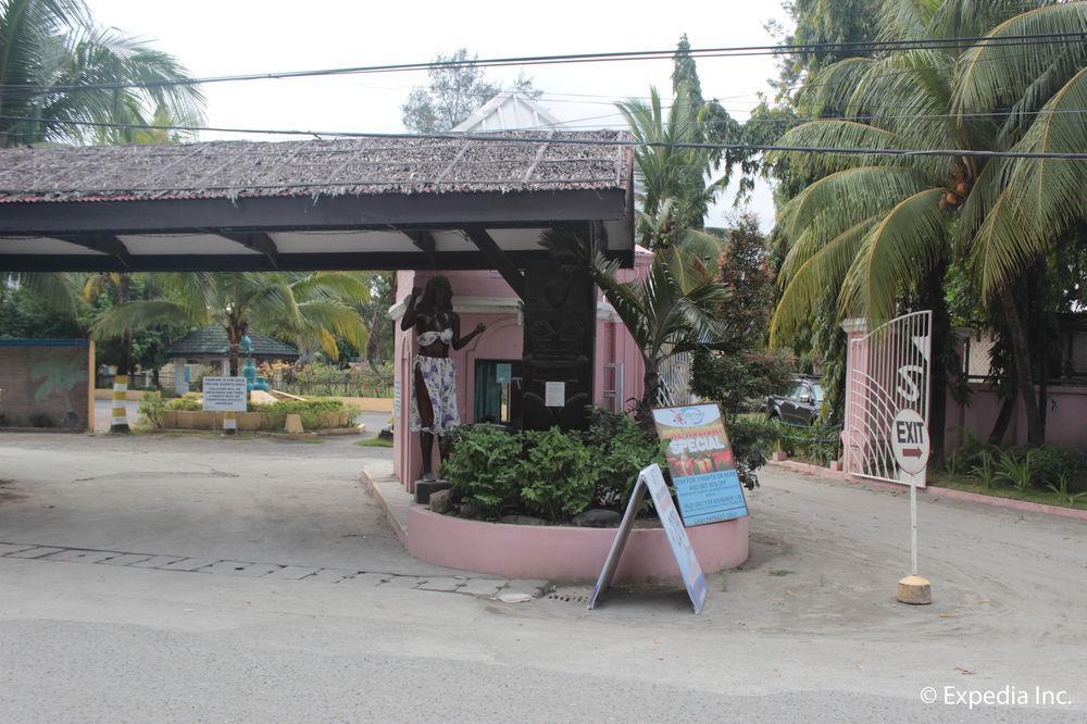 Wild Orchid Beach Resort Olongapo Esterno foto